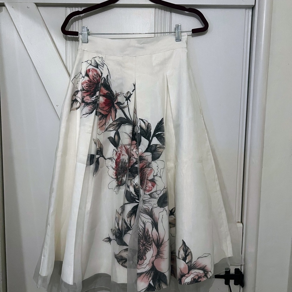 Floral White and Pink Organza Skirt - Picture 3 of 7